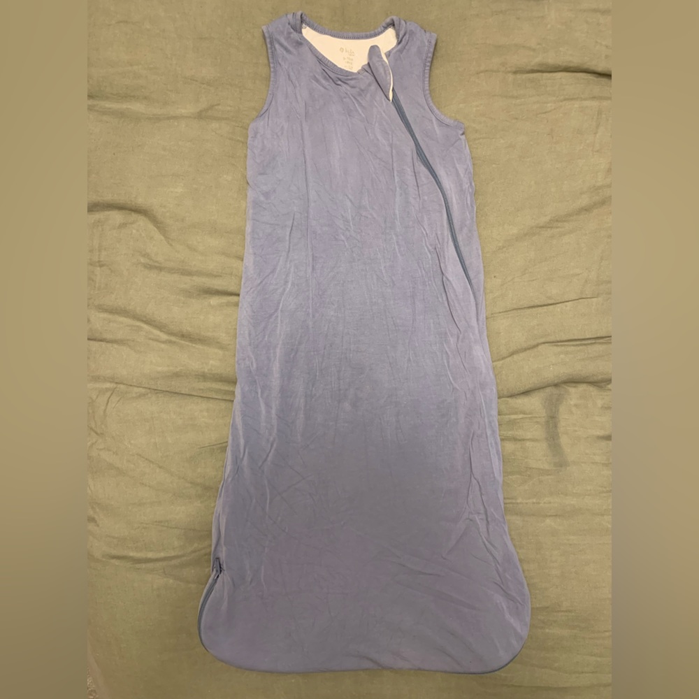 Medium 1.0 TOG Kyte Baby sleepsack, haze color
